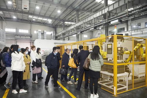 探访无人化智能采煤产业基地 操作岛 太空舱 助力煤炭行业安全生产